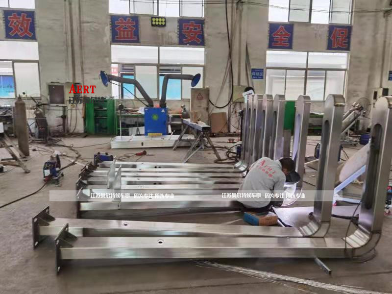 西安智能城市之光公交候車亭第6批發(fā)貨 西安智能城市之光公交候車亭第6批發(fā)貨